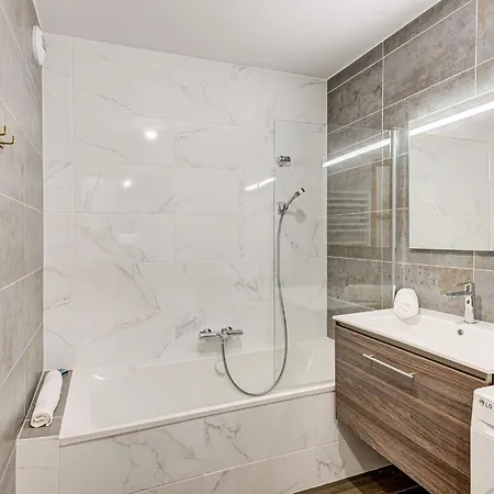 Apartment White Pearl A03 - Alpes Travel - - Sleeps 2-4 Chamonix