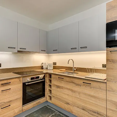 White Pearl A03 - Alpes Travel - - Sleeps 2-4