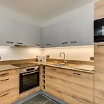 White Pearl A03, Alpes Agency, Chamonix, Sleeps 2-4