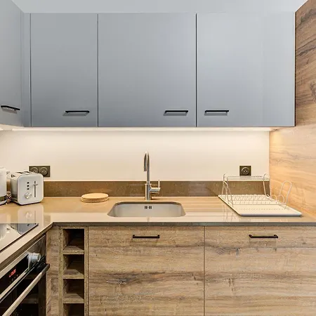 White Pearl A03, Alpes Agency, Chamonix, Sleeps 2-4 Шамони