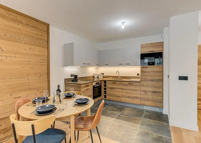 White Pearl A03, Alpes Agency, Chamonix, Sleeps 2-4