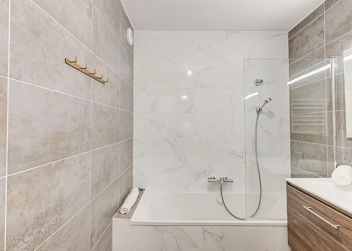 Апартаменты White Pearl A03, Alpes Agency, Chamonix, Sleeps 2-4 Шамони