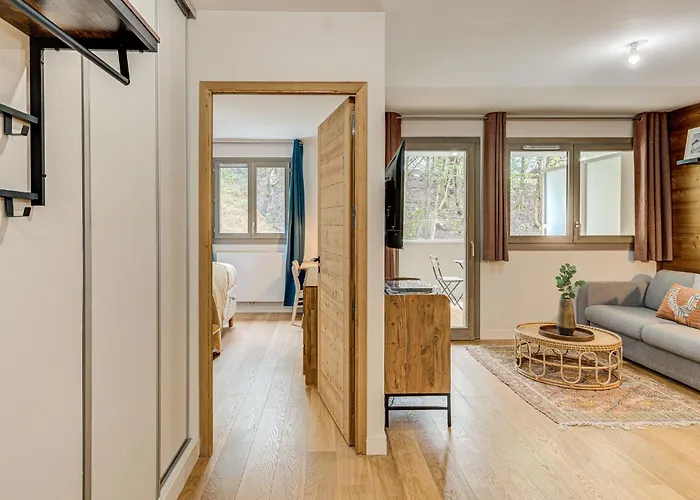 White Pearl A03, Alpes Agency, Chamonix, Sleeps 2-4